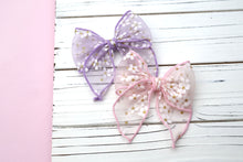 Load image into Gallery viewer, Glitter Daisies Tulle Medium Remi Bow (Alligator Clip Only)
